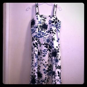 🌟SOLD🌟 R&K Navy & Dusty Blue Floral Dress